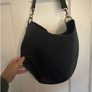 Black Universal Thread Purse